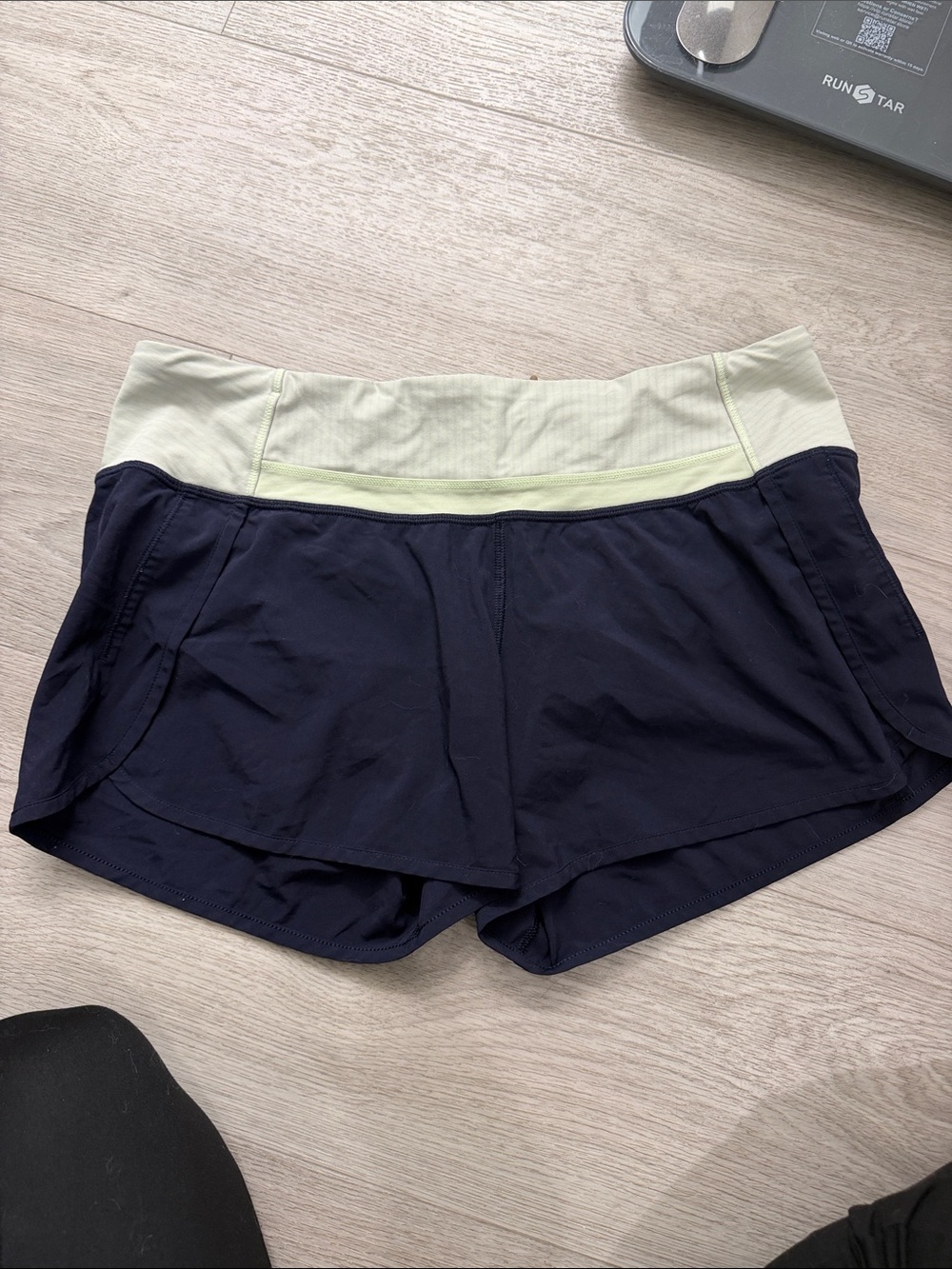 Lululemon run up speed short size 8